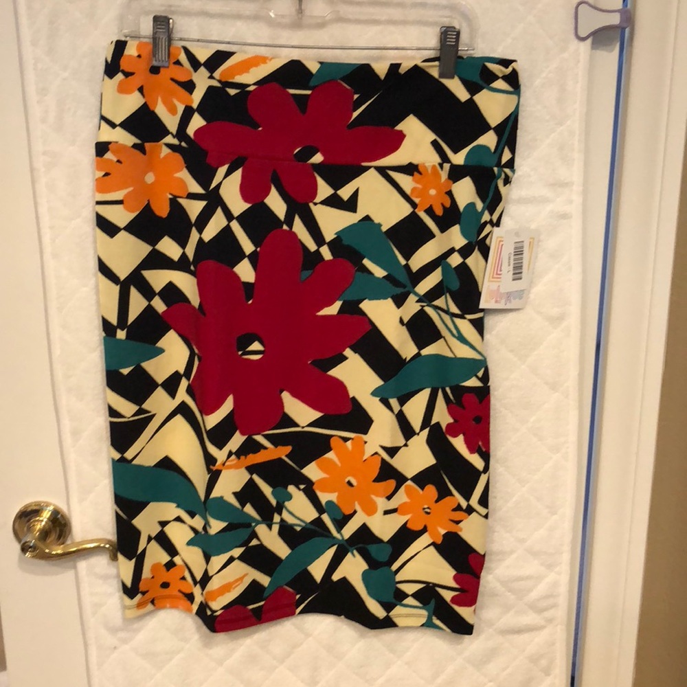 Lularoe Cassie pencil skirt.  L